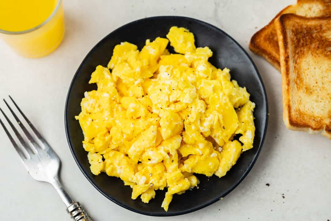 Fluffy Scrambled Eggs Without Milk: Secret to Creaminess Revealed